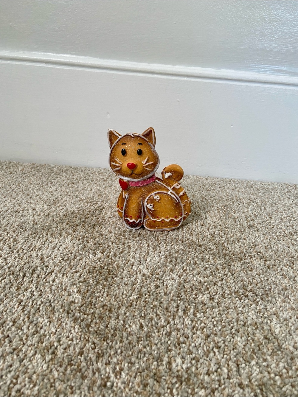 Christmas Gingerbread Cat Cookie Resin Figurine Holiday Tabletop Decor 4.6" - Picture 2 of 13